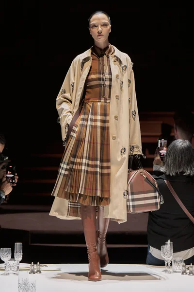 Look 7